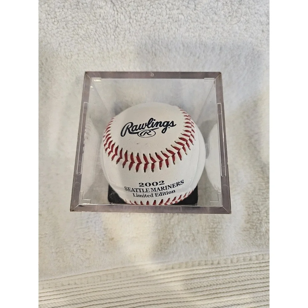 Rawlings Official MLB 2002 Game Ball (SEATTLE) Baseball, New‎ in box